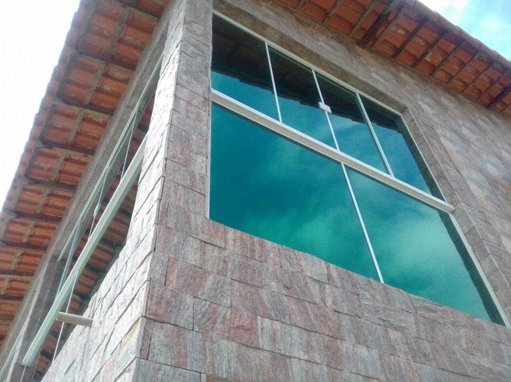 Colocação de Insulfilm Espelhado 4 Película verde residencial
