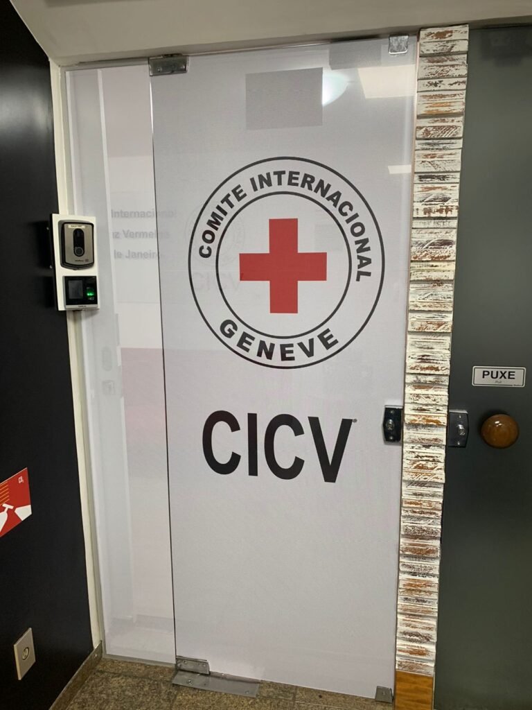 Película Jateada Leitosa Branca em Porta de Vidro 3 porta de vidro 2