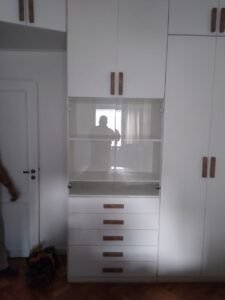 Portas de vidros: saiba tudo sobre vidros em portas 3 armario porta de vidro 2